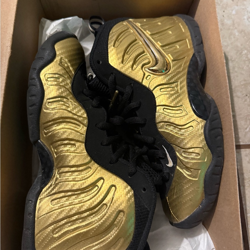 Nike Kids Sneakers in Gold and Black